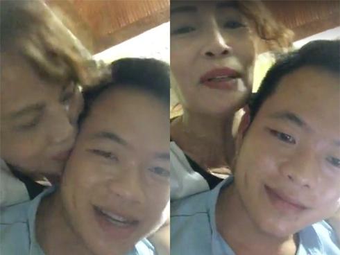 Xăm tên chồng trẻ lên ngực để khẳng định tình yêu, cô dâu 61 tuổi khiến chú rể 26 không vui-3