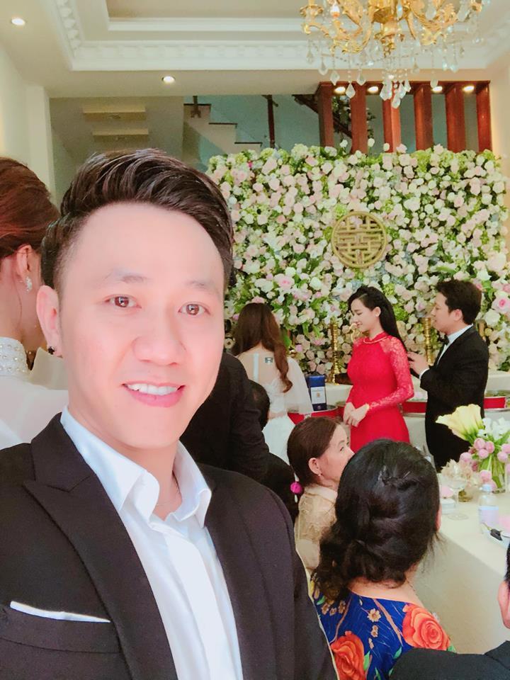 Nhã Phương tình tứ lau mồ hôi cho Trường Giang khi làm lễ gia tiên-7