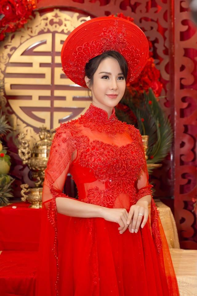 Muốn đẹp xuất sắc trong ngày ăn hỏi, hãy chọn áo dài đỏ như Nhã Phương - Hà Tăng - Đặng Thu Thảo-4