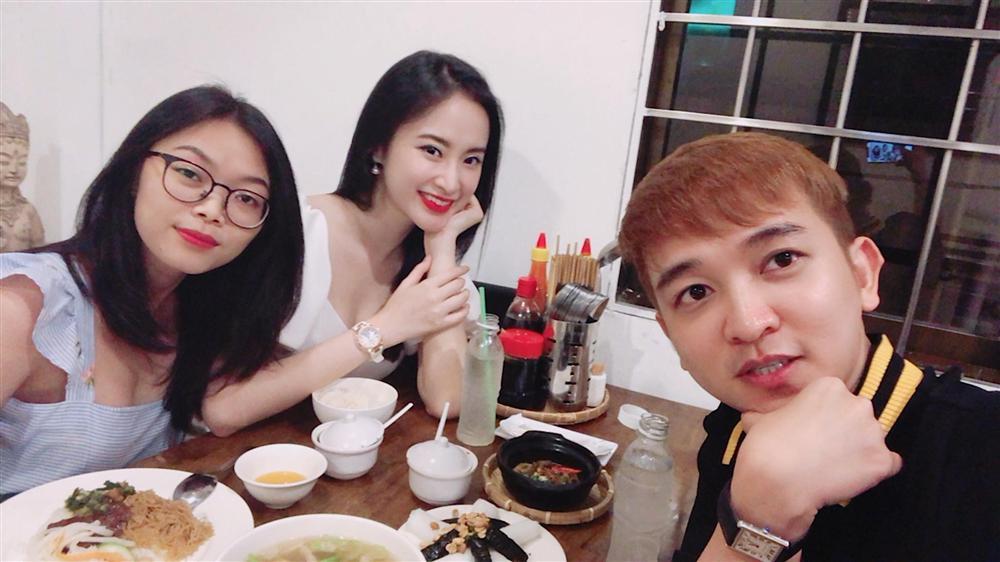 Bà mẹ hai con Tăng Thanh Hà xuống phố rạng rỡ cá tính... mòn con mắt-4