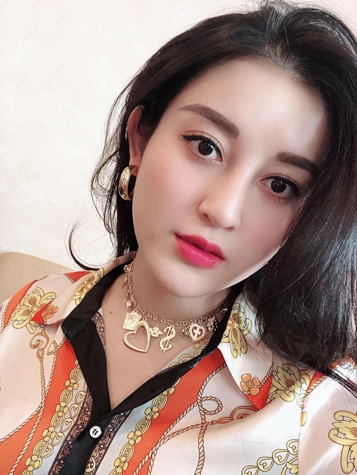 Bà mẹ hai con Tăng Thanh Hà xuống phố rạng rỡ cá tính... mòn con mắt-6