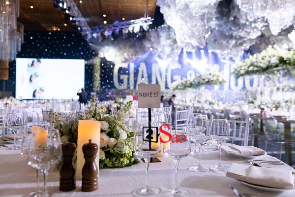 Trường Giang liên tục lau nước mắt cho Nhã Phương trong lễ cưới-14