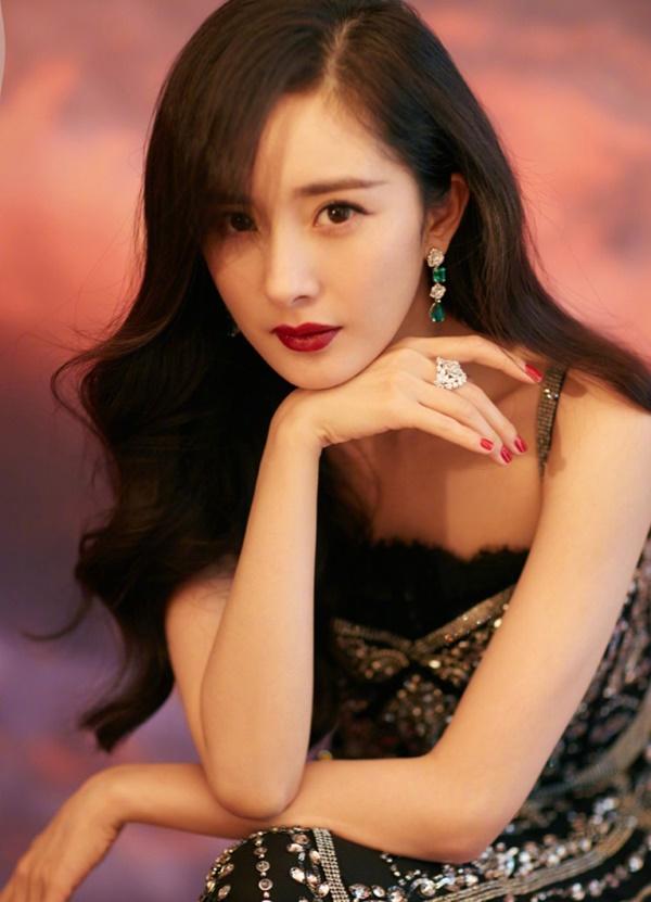 Dương Mịch: Cô độc trong showbiz, không giữ được mối quan hệ thân tình vì lý do gì?-1