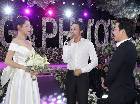 Hoài Linh hát tặng đám cưới Trường Giang - Nhã Phương ca khúc có tên đặc biệt