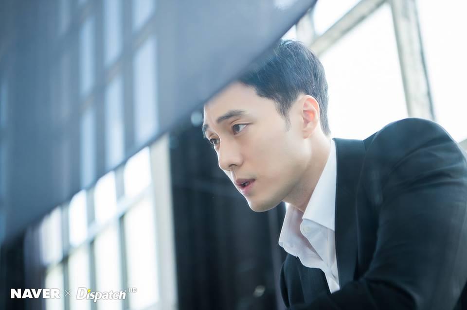 Dispatch tung loạt ảnh lịch lãm cực kỳ phong độ của quý ông U40 So Ji Sub-4