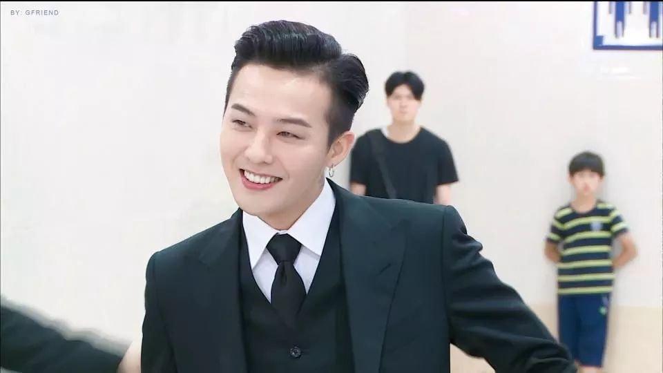 Không mặc suit thì thôi nhưng một khi đã chọn, G-Dragon chỉ có nước khiến fan trụy tim-1