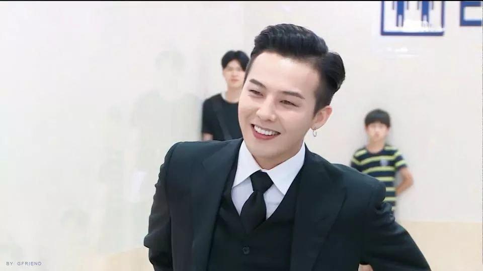 Không mặc suit thì thôi nhưng một khi đã chọn, G-Dragon chỉ có nước khiến fan trụy tim-2