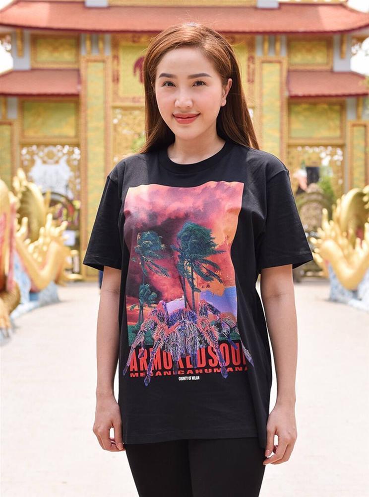 Cùng mặc áo cô dâu: Nhã Phương bị chê da lão hóa sớm - Lan Khuê trang điểm đẹp đỉnh cao-5