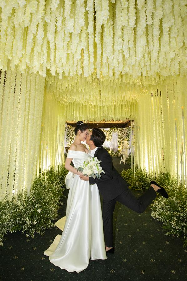 Không chỉ Trường Giang hay Trấn Thành, nhiều sao Việt sẵn sàng chi tiền tỷ chỉ để trang trí hoa nến cho đám cưới-4