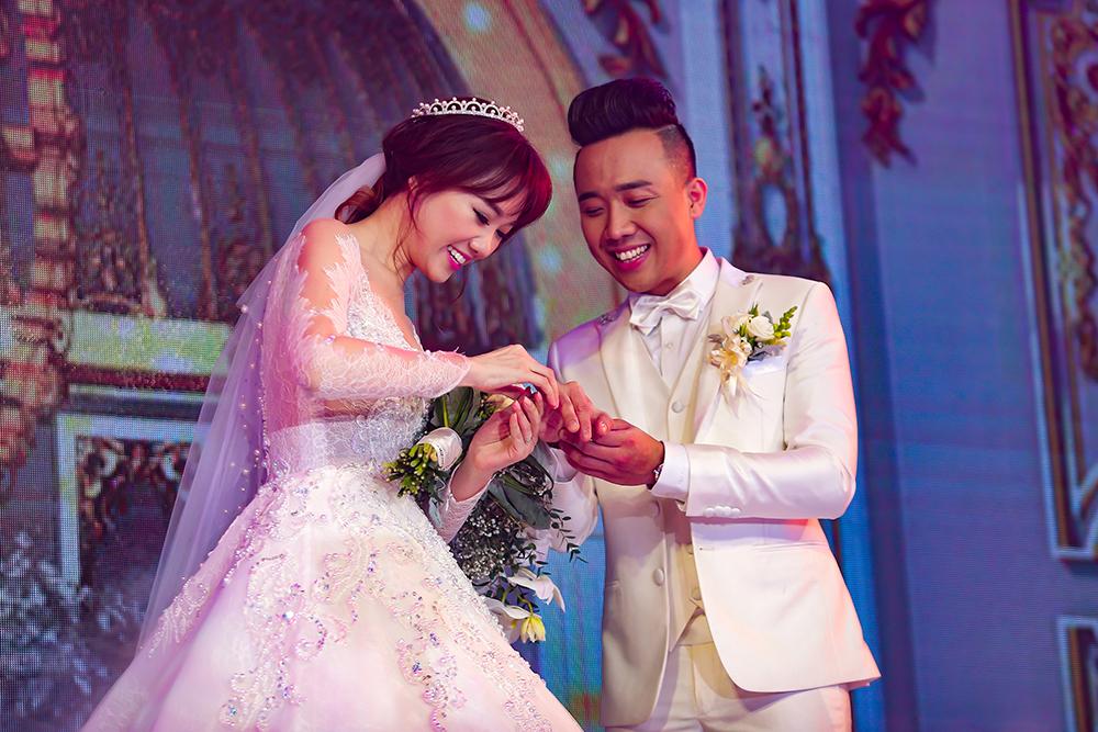 Không chỉ Trường Giang hay Trấn Thành, nhiều sao Việt sẵn sàng chi tiền tỷ chỉ để trang trí hoa nến cho đám cưới-6