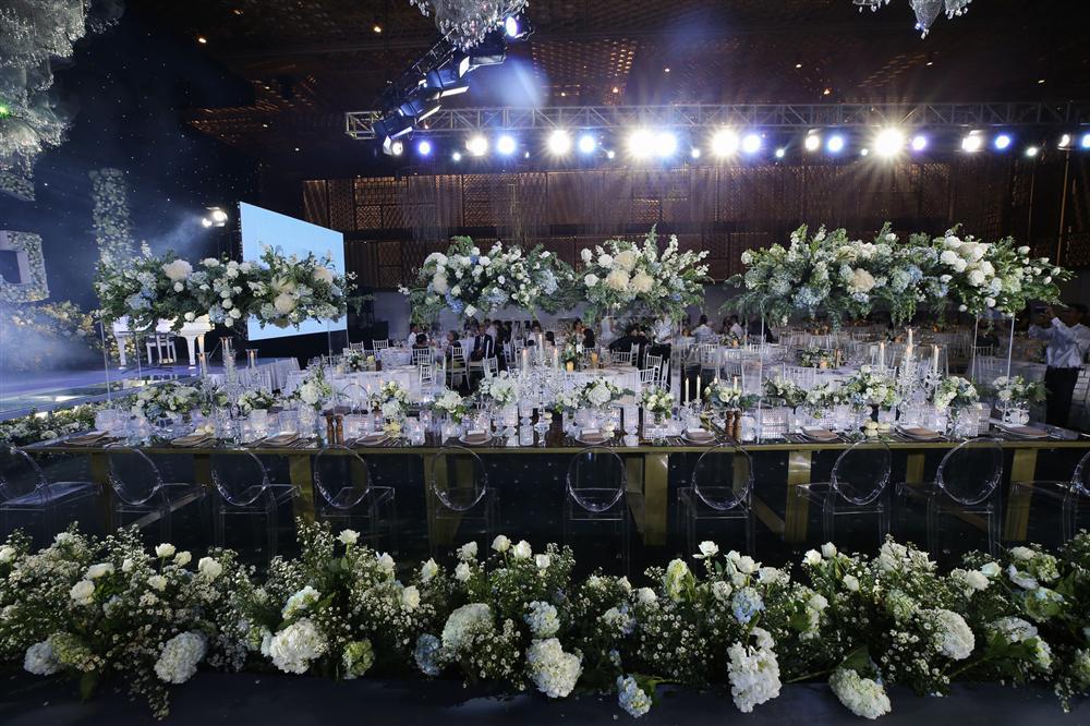 Không chỉ Trường Giang hay Trấn Thành, nhiều sao Việt sẵn sàng chi tiền tỷ chỉ để trang trí hoa nến cho đám cưới-5
