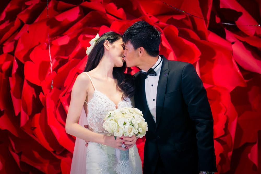 Không chỉ Trường Giang hay Trấn Thành, nhiều sao Việt sẵn sàng chi tiền tỷ chỉ để trang trí hoa nến cho đám cưới-12