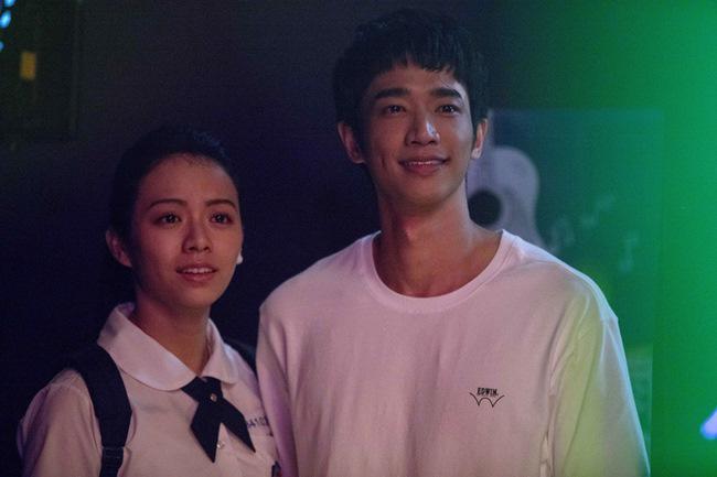 Món quà chú rể tặng trong ngày cưới khiến cô dâu tái mặt, khách khứa sững sờ-1