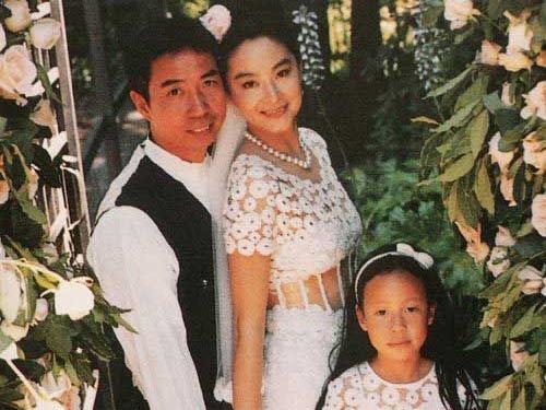 Chuyện yêu kỳ lạ của minh tinh vừa nhận 256 triệu USD sau ly hôn-6