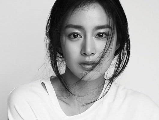 THẬT BẤT NGỜ: Kim Tae Hee muốn từ bỏ hình ảnh nữ diễn viên xinh đẹp