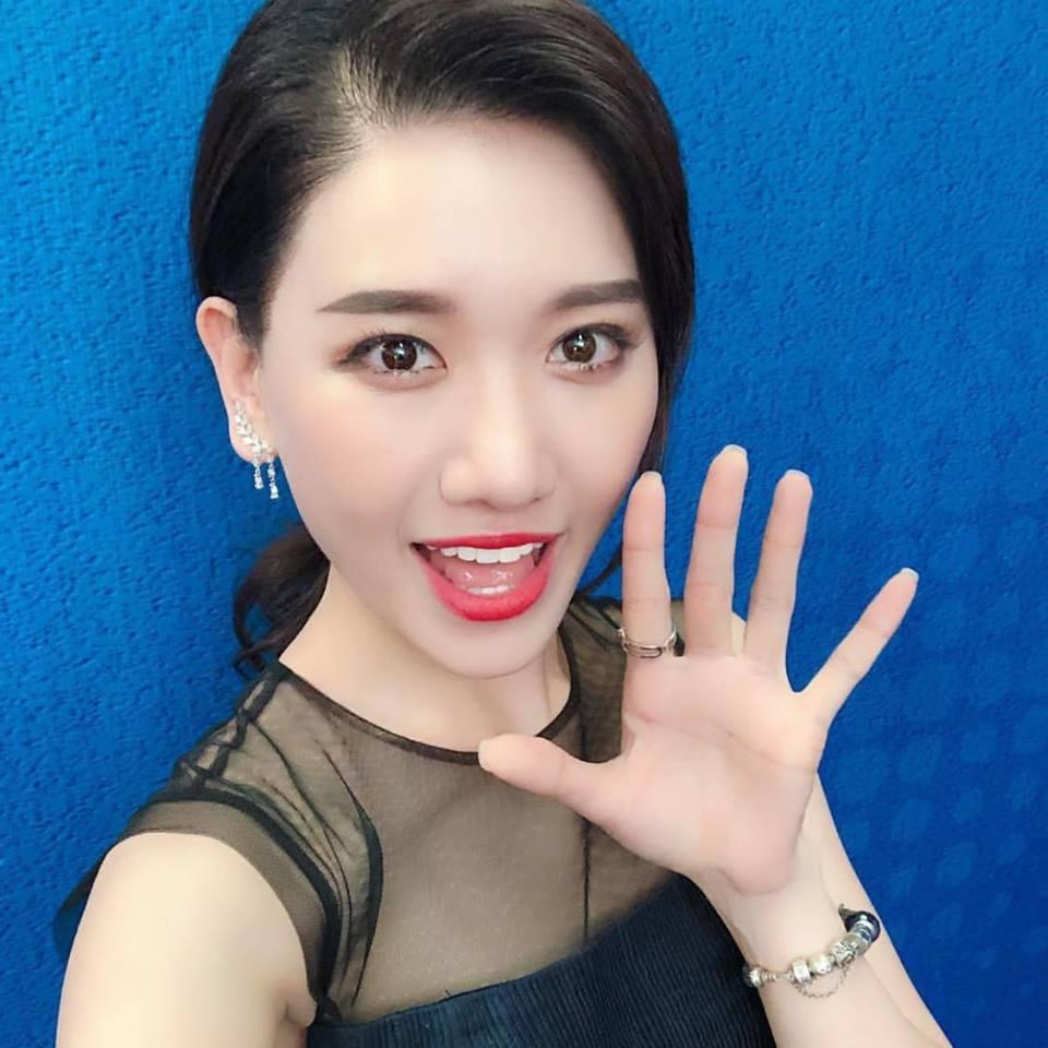 Hồng Nhung tái xuất rạng rỡ khi nhan sắc bị chê xuống cấp sau ly hôn-7