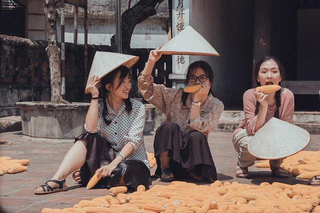 Dù đang mang bầu, hotgirl Bánh đúc có xương vẫn quậy tưng bừng trước ngày tốt nghiệp đại học-5