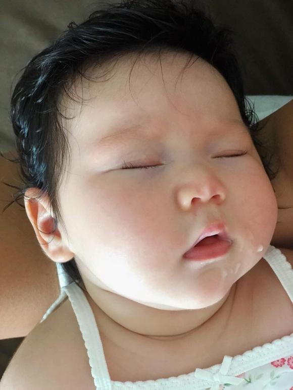 Siêu mẫu Hà Anh mắng cao tay kẻ nói xấu con mình là con điên-2