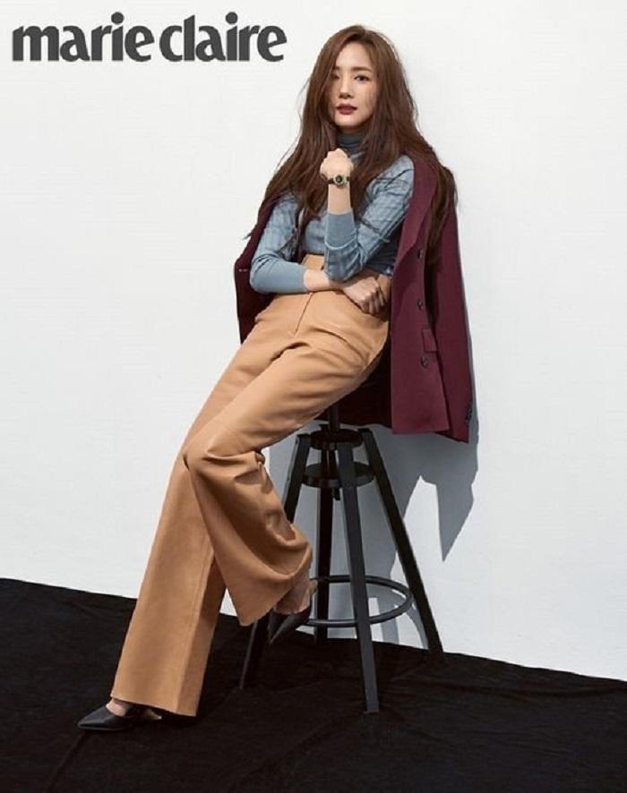 Thư ký Kim Park Min Young đẹp thuần khiết khi chụp tạp chí-3