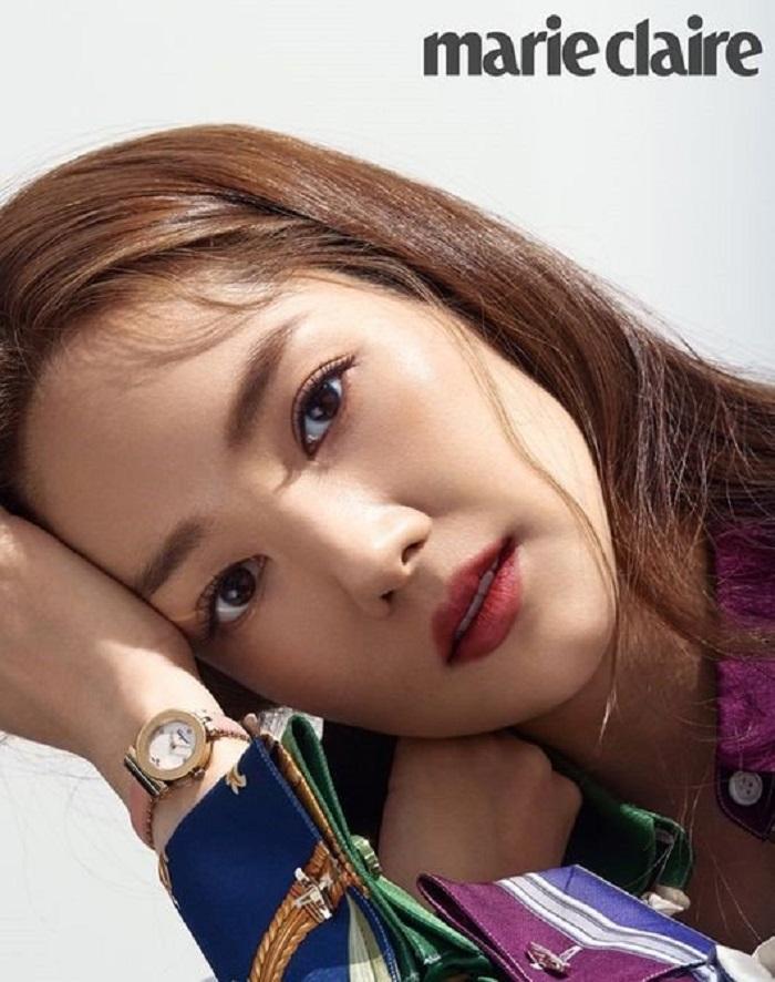 Thư ký Kim Park Min Young đẹp thuần khiết khi chụp tạp chí-4