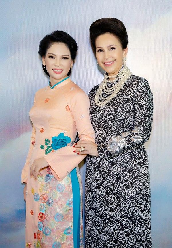 Á Hậu Huyền My diện áo dài trăm triệu tái xuất sàn catwalk, khoe sắc bên dàn mỹ nhân Việt-8