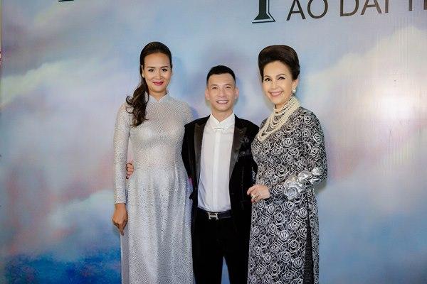 Á Hậu Huyền My diện áo dài trăm triệu tái xuất sàn catwalk, khoe sắc bên dàn mỹ nhân Việt-13