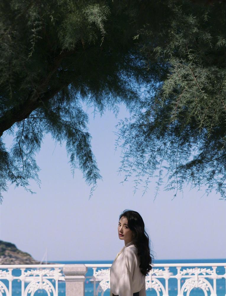 Loạt ảnh chưa chỉnh sửa tố cáo nhan sắc thật đã đến hồi xuống cấp của Dương Mịch-9