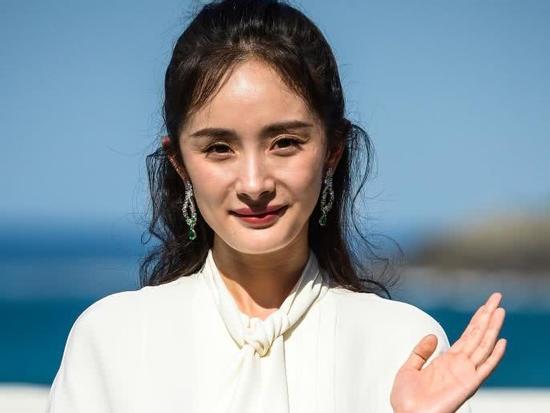 Loạt ảnh chưa chỉnh sửa tố cáo nhan sắc thật đã đến hồi 'xuống cấp' của Dương Mịch