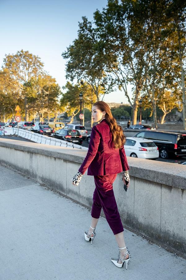 Kỳ Duyên tươi tắn đọ sắc đệ nhất mỹ nữ Thái Lan - Mai Davika ở Paris Fashion Week 2018-8