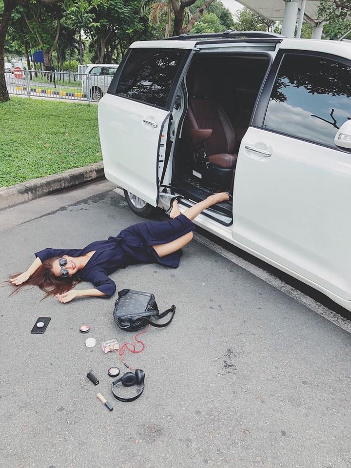 Lầy như BB Trần, Sĩ Thanh: Khoe hàng hiệu xế sang cũng phải theo trend ngã sấp mặt mới chịu-5