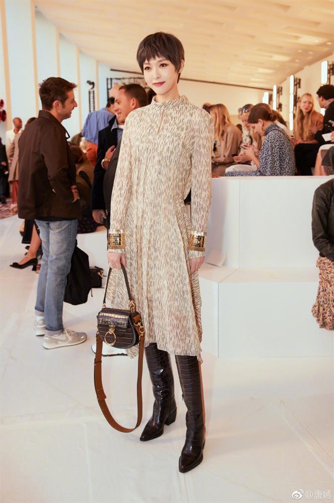 Vừa rộ tin chuẩn bị kết hôn, Đường Yên đã xuất hiện gây shock với tóc tém ngắn-8