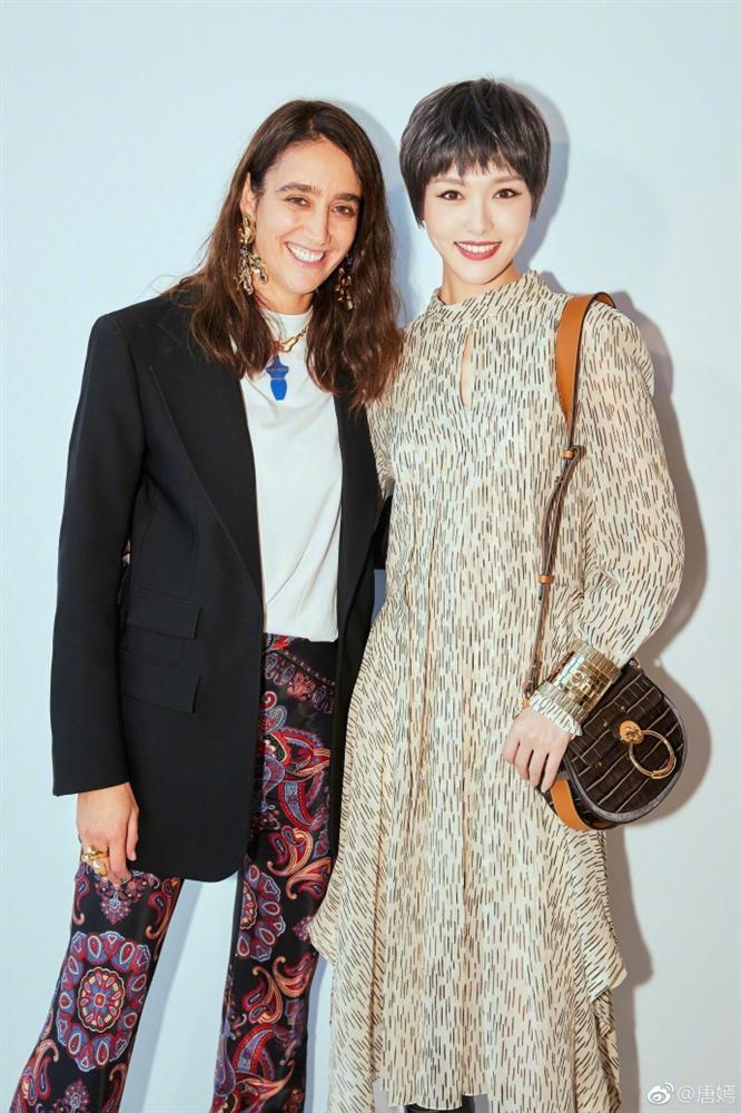 Vừa rộ tin chuẩn bị kết hôn, Đường Yên đã xuất hiện gây shock với tóc tém ngắn-9