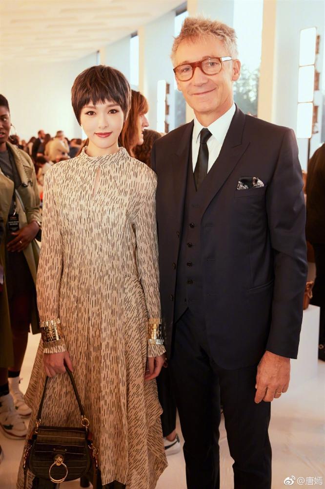 Vừa rộ tin chuẩn bị kết hôn, Đường Yên đã xuất hiện gây shock với tóc tém ngắn-10