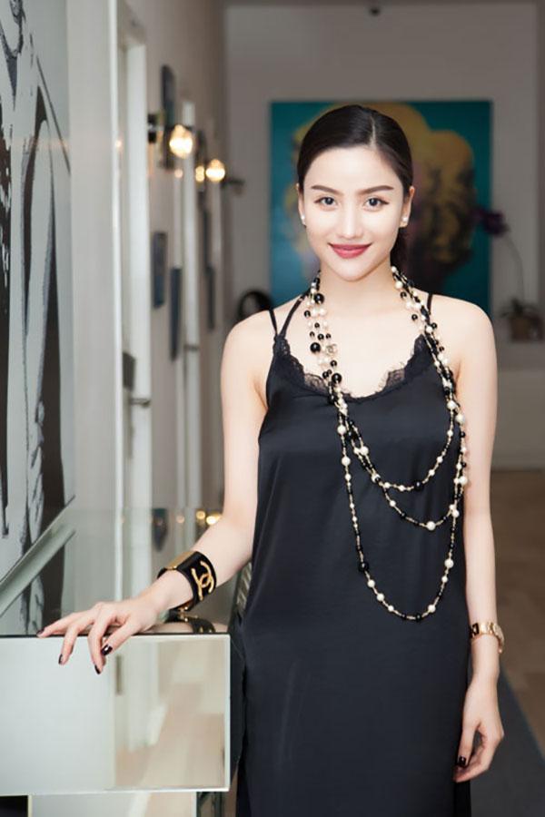 Lột xác ngoạn mục, có ai còn nhận ra hotgirl ăn chơi số 1 Sài thành năm nào?-1