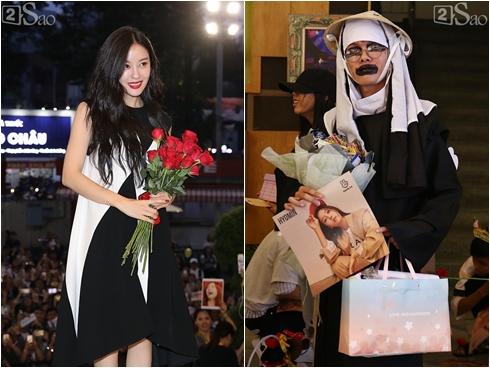 Fan Việt đóng giả Valak hù dọa Hyomin T-Ara, AOA rạng rỡ trong buổi ký tặng