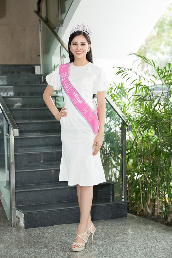 Ngọc Trinh đẹp như tiên giáng trần - Hoa hậu Tiểu Vy liên tục thả bùa yêu bằng trang phục màu trắng ĐẸP nhất thảm đỏ-6