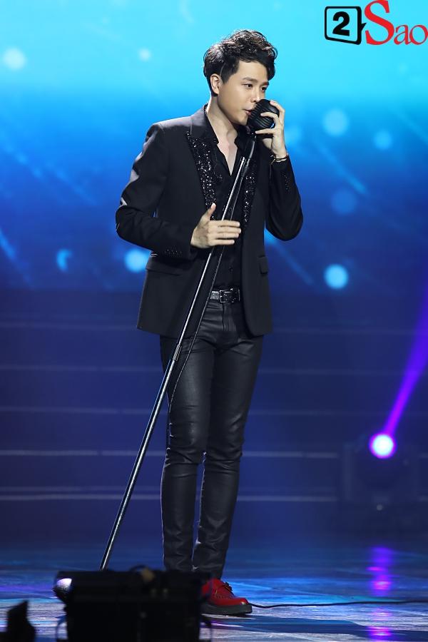 Sau 14 năm, Ưng Hoàng Phúc vẫn quỳ gối ôm chân Phạm Quỳnh Anh ấm áp như mới vừa hôm qua-8