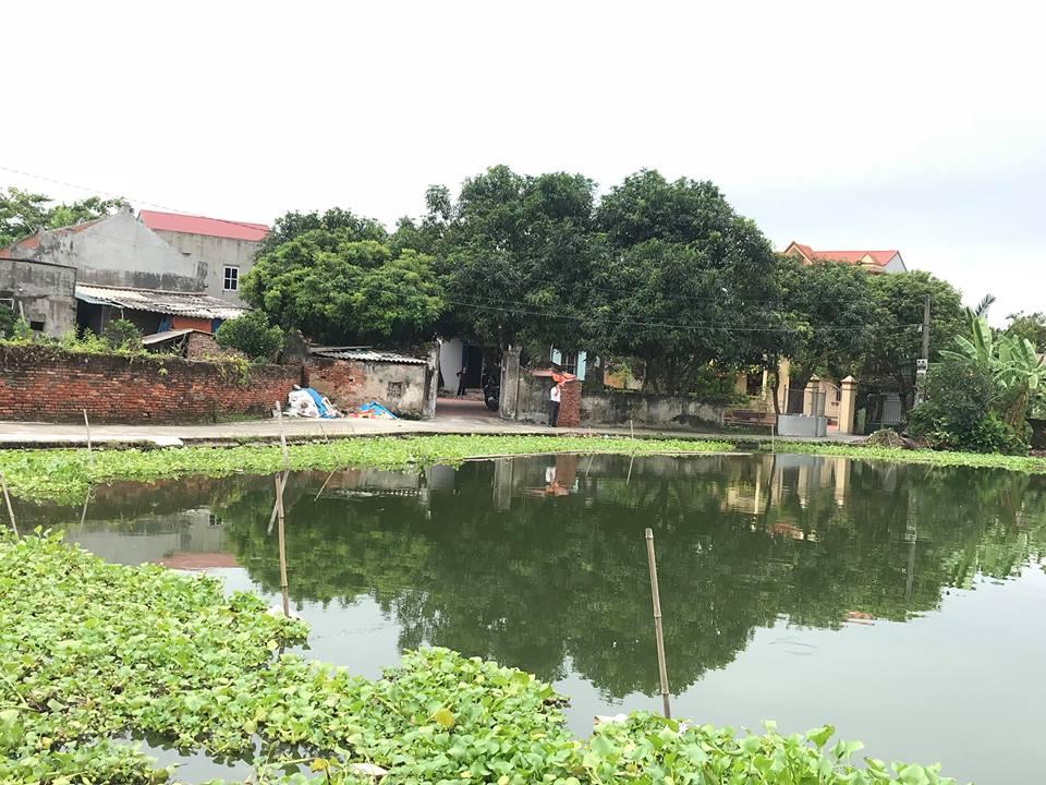 Thanh sắt rơi: Mẹ tử vong ngoài đường, con gái nhỏ bơ vơ-2