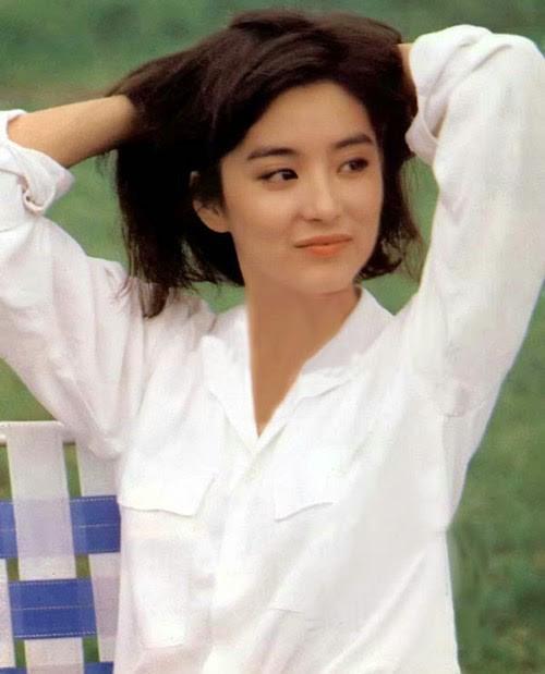 Chuyện yêu kỳ lạ của minh tinh vừa nhận 256 triệu USD sau ly hôn-1