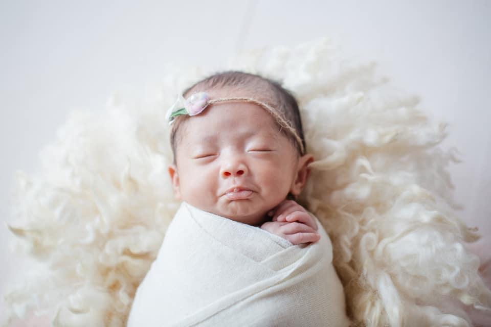 Sinh non 2,2kg thế mà chỉ sau 3 tháng, tiểu công chúa nhà Khánh Thi dễ thương không nhận ra-6