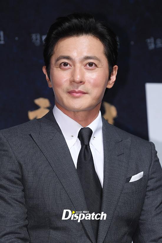 U50 Jang Dong Gun đẹp không kém cạnh khi đứng chung khung hình với U40 Hyun Bin-7