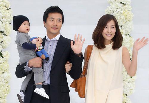 Kwon Sang Woo và bà xã hoa hậu kết hôn 10 năm vẫn nồng nàn như ngày đầu-2