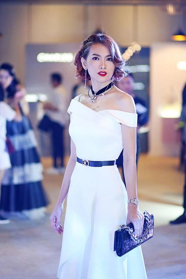 Cả sự kiện ai cũng đơn giản cá tính, chỉ riêng Angela Phương Trinh chặt chém một mình một kiểu-8