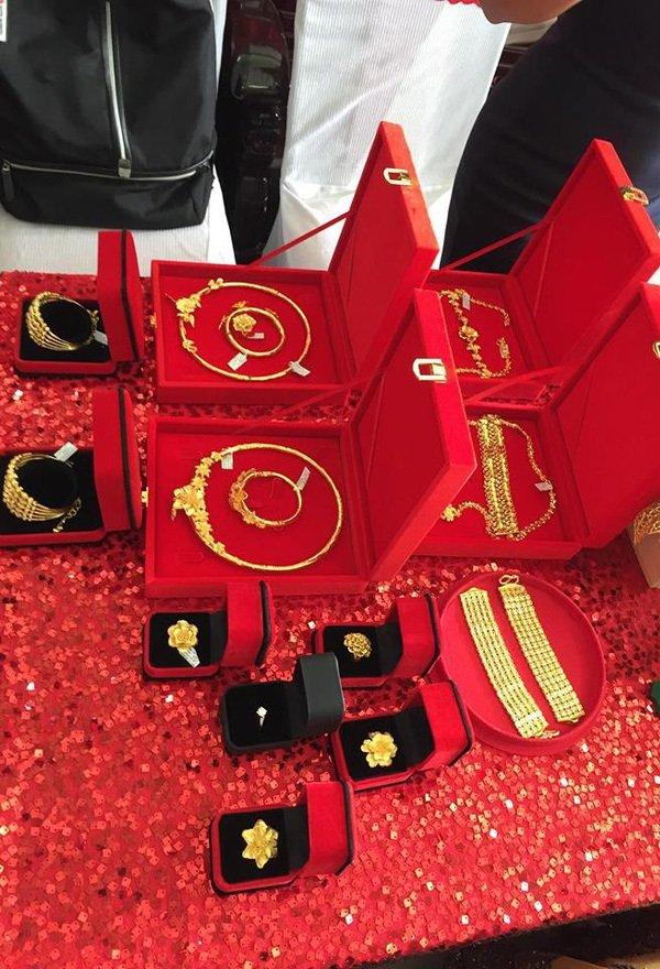 Cô dâu Kiên Giang được trao 129 cây vàng trong ngày cưới-6
