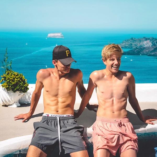 5 gương mặt 10X sở hữu Instagram trên một triệu follow-15