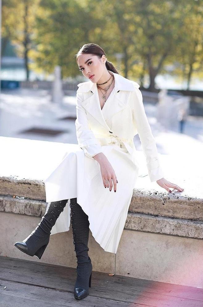 Hội ngộ ở Paris Fashion Week, Kỳ Duyên đánh sập mỹ nhân không tuổi Dara cả thần thái lẫn vóc dáng-3