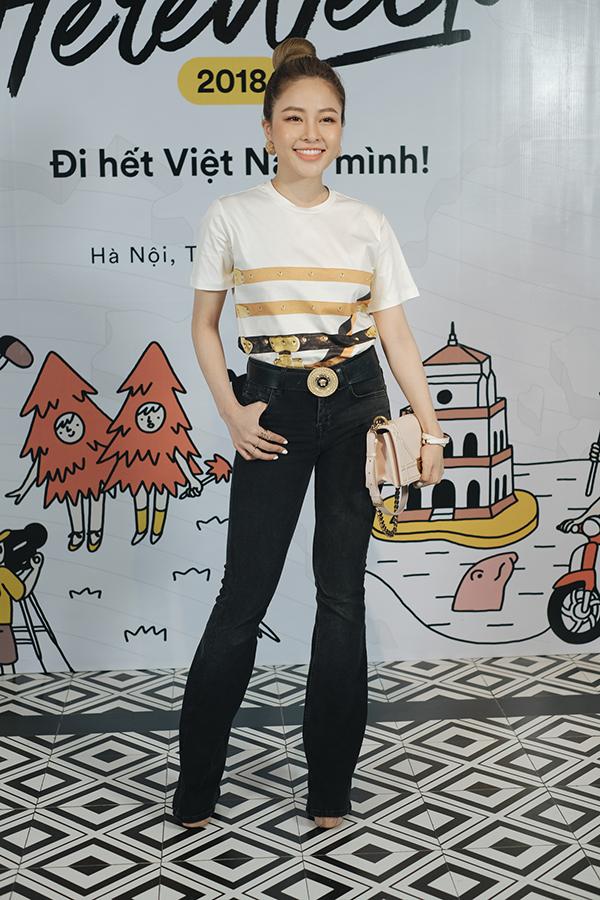 Hương Giang Idol khoe vòng 1 gợi cảm, liên tục giữ dây áo vì quá mảnh-14