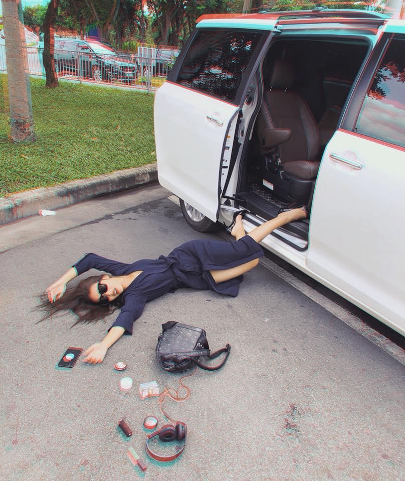 Chẳng những bắt kịp trào lưu ngã sấp mặt, Pha Lê còn... ngã mạnh đến mức tung tóe hết nội y-6