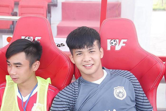 Cận cảnh thủ môn điển trai, đang gây sốt MXH của U19 Việt Nam-1