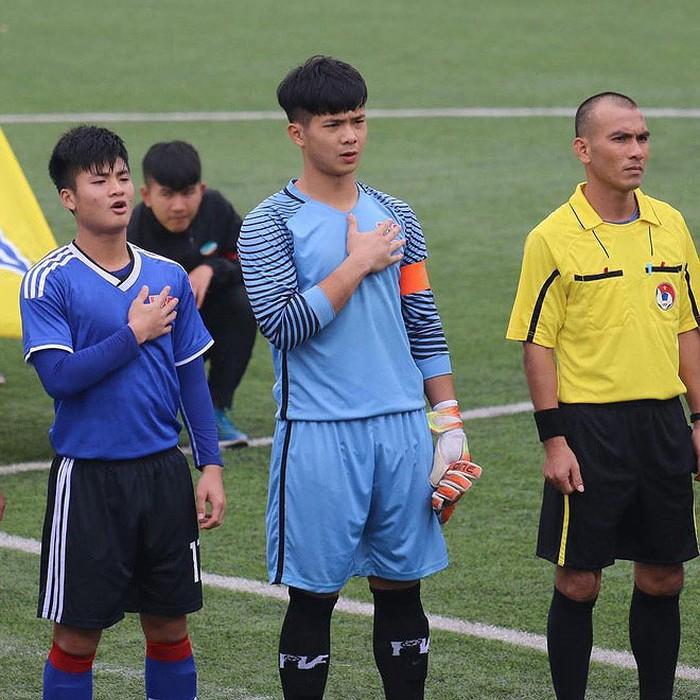 Cận cảnh thủ môn điển trai, đang gây sốt MXH của U19 Việt Nam-2